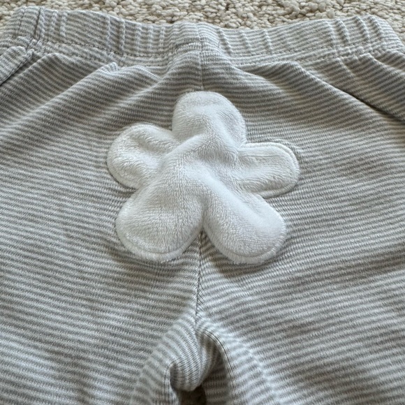 6M Bunny Carter’s Baby Clothes 1 Onesie, 1 Bunny Beanie Hat, 1 Pants - Picture 12 of 12